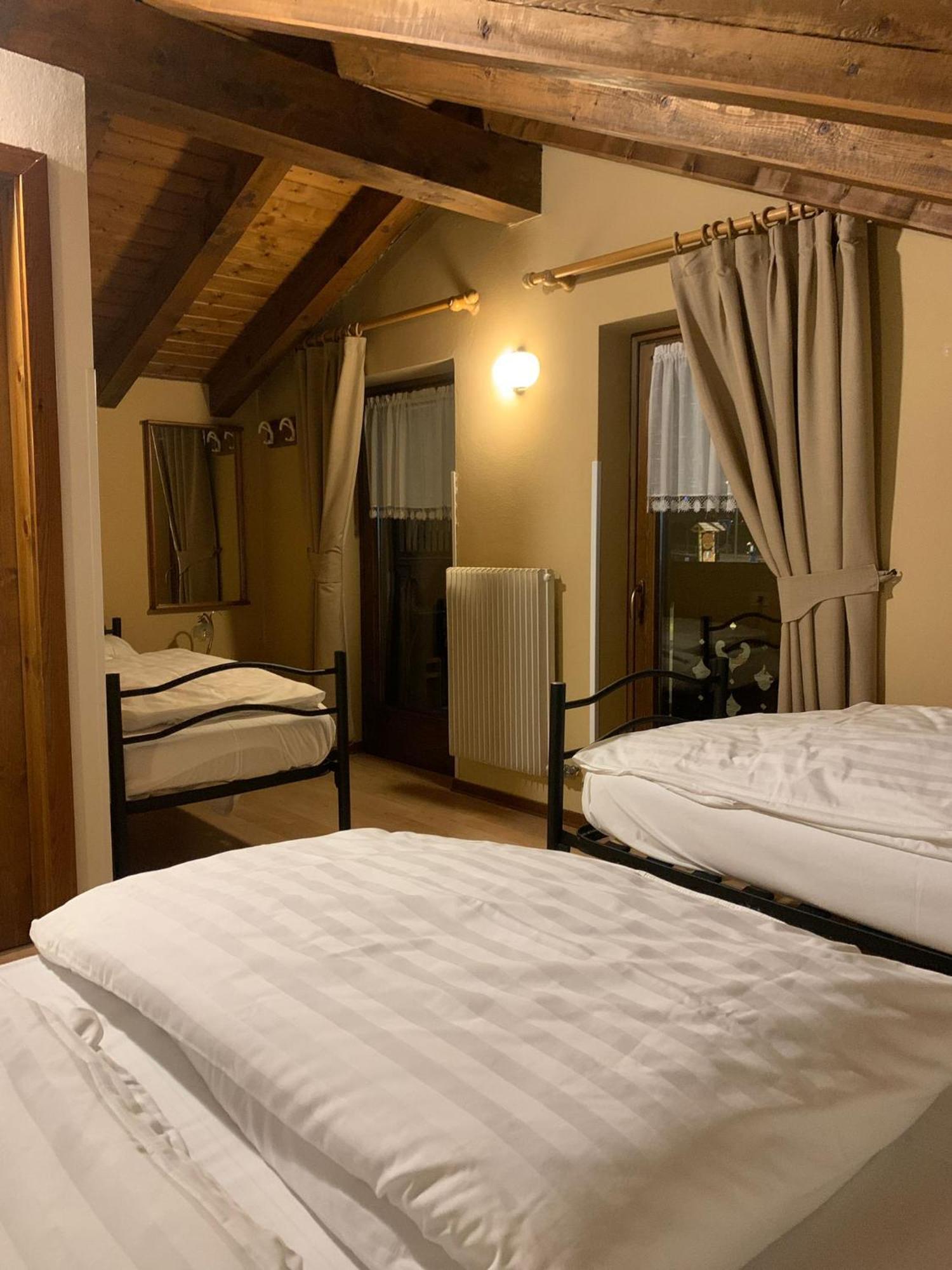 Garni Bonsai Bed & Breakfast Pinzolo Exterior photo