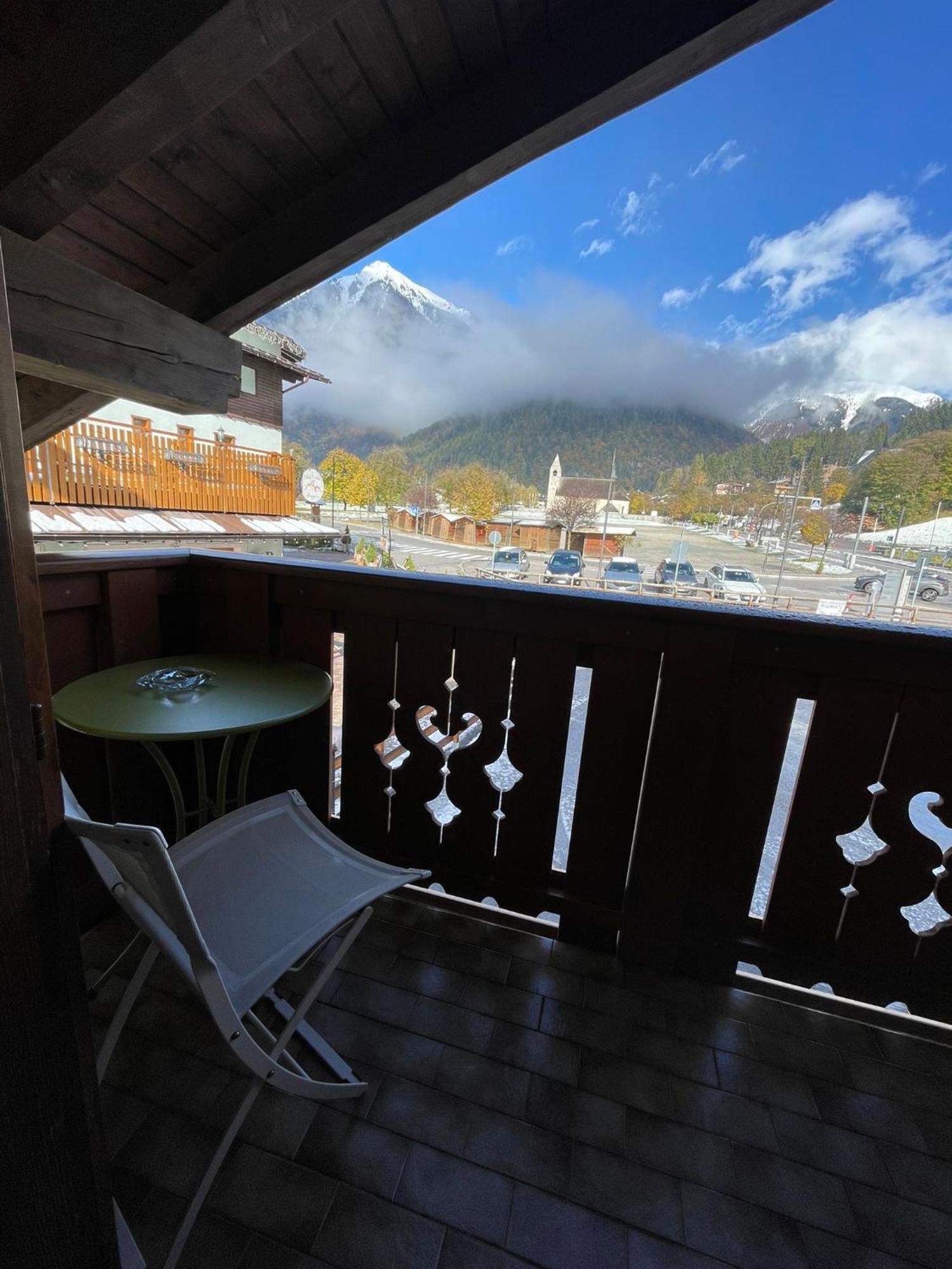 Garni Bonsai Bed & Breakfast Pinzolo Exterior photo